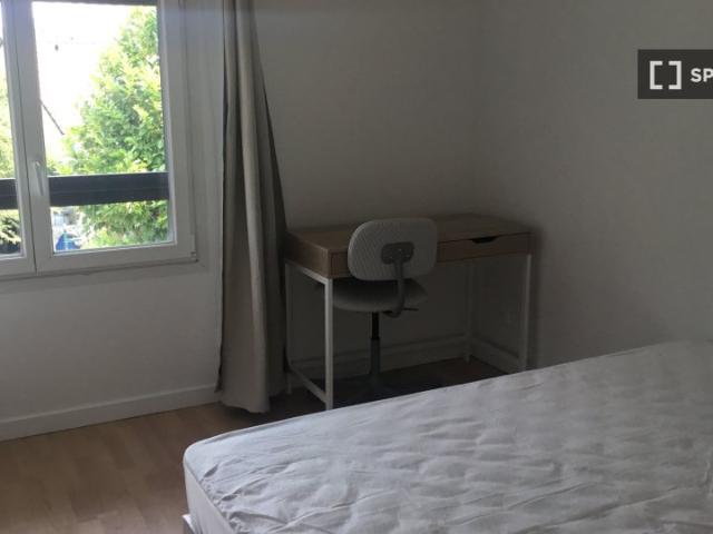 room_shared paris