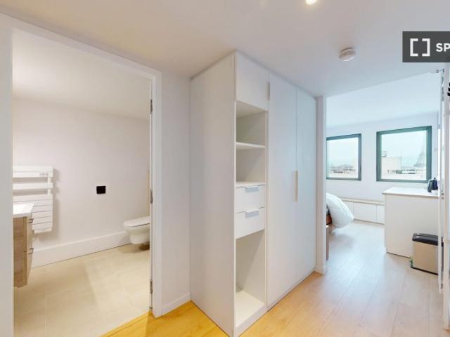room_shared paris