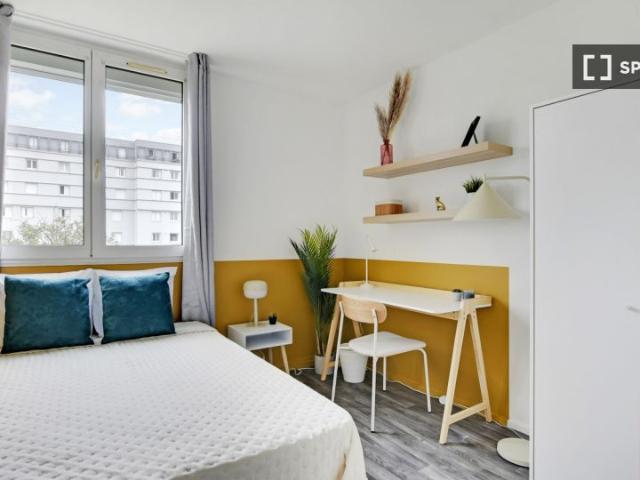 room_shared paris
