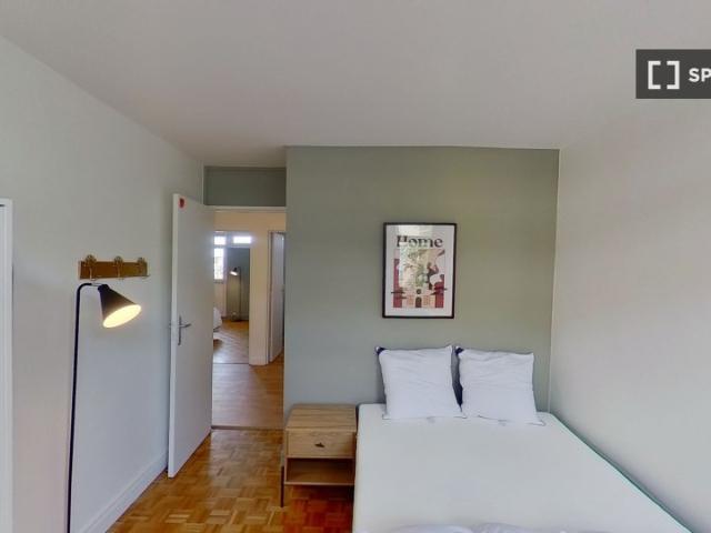 room_shared paris