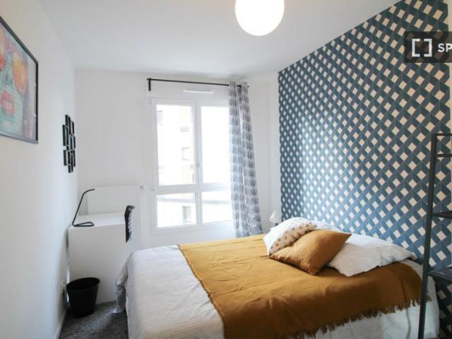 room_shared paris