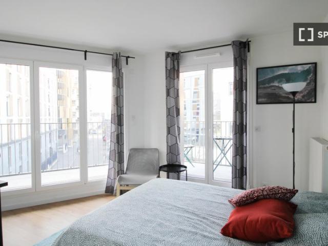 room_shared paris