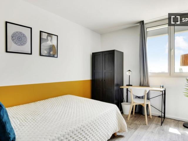 room_shared paris