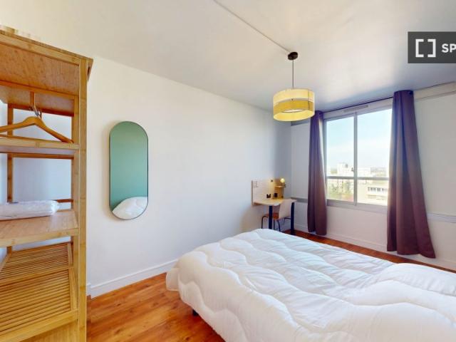 room_shared paris