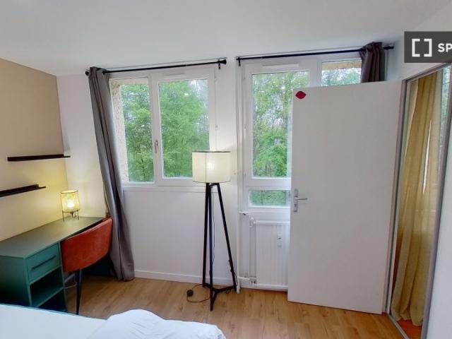 room_shared paris