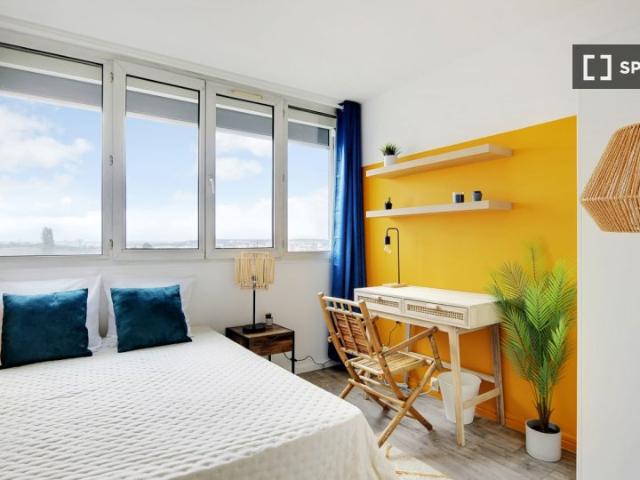 room_shared paris