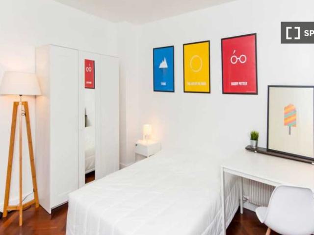 room_shared paris