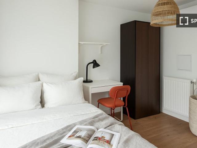 room_shared paris