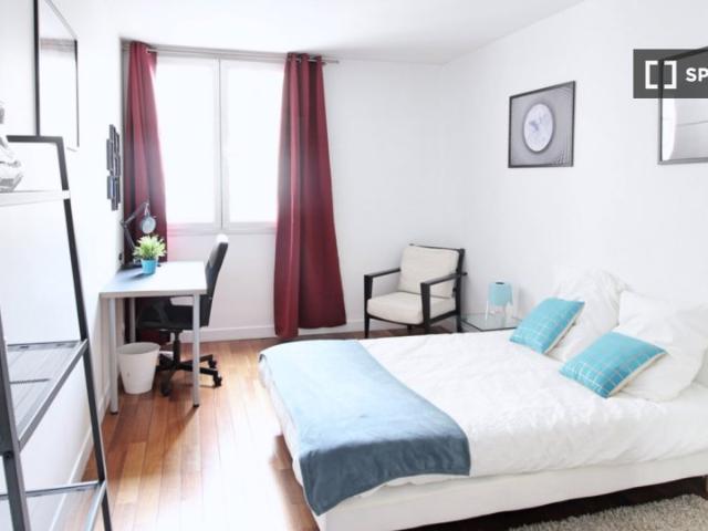 room_shared paris