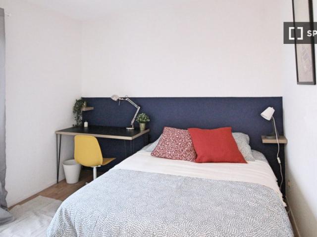 room_shared paris