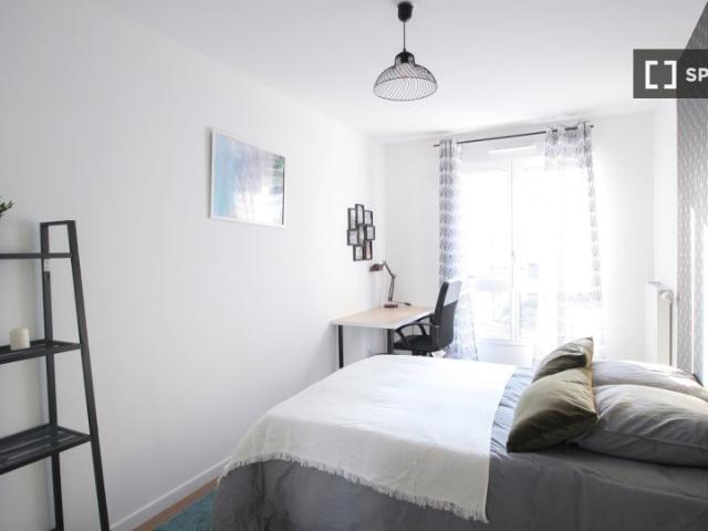 room_shared paris
