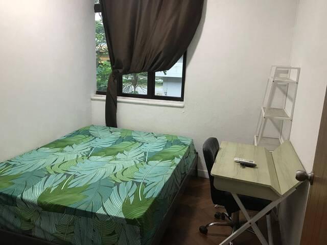 room / TIONG BAHRU / Common room / 1, 2 pax stay / Available 20 Sept