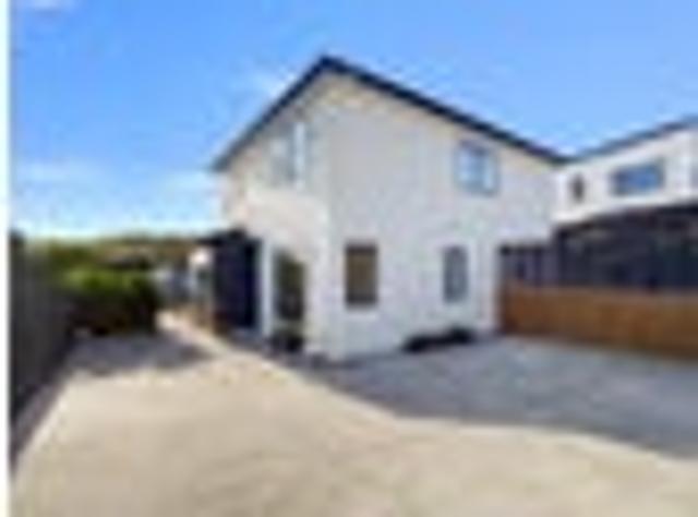 ROOM TO GROW KUMEU