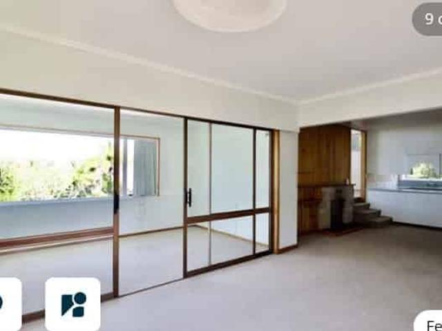 Room to let walk to beach