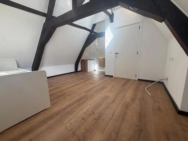 Room to rent: 7000 Mons on Realo