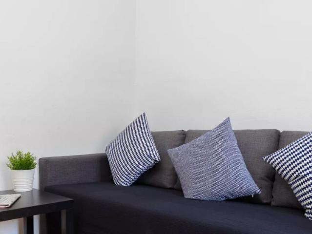 Room to rent in 3 bedroom apartment L’Hospitalet, Barcelona