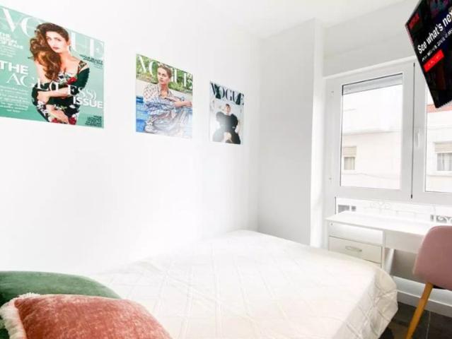 Room to rent in student residence in plaza de España