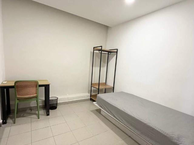 Room To RentReady Move InSERI KEMBANGAN️