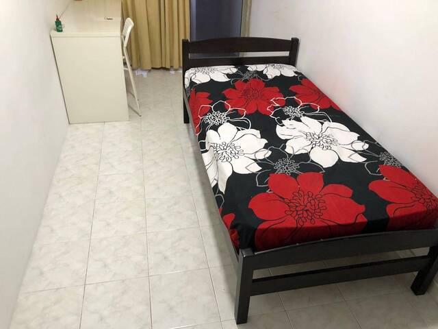 room / Toa Payoh, Novena / Common room / 1pax stay / Available June 3