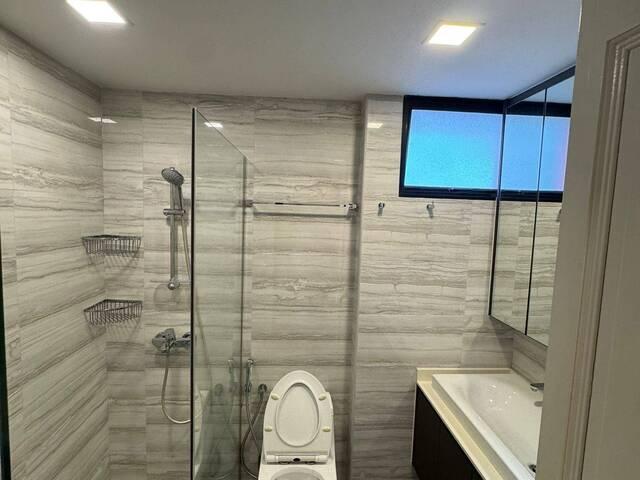 room / Toa Payoh, Novena / Common room / 2 pax stay / Available August 1