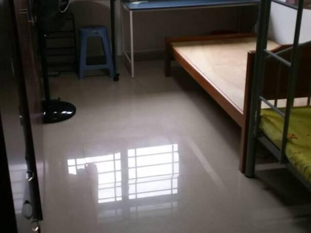 Room with a tenant sharing