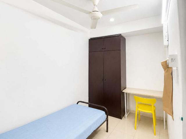 Room With Air Con❄️ SS14, Subang Jaya‍♀️Walking Distance【LRT】SS18 Station【KTM】Subang Jaya Station
