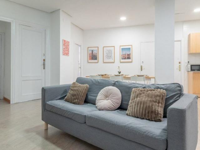 Room with balcony in Quevedo