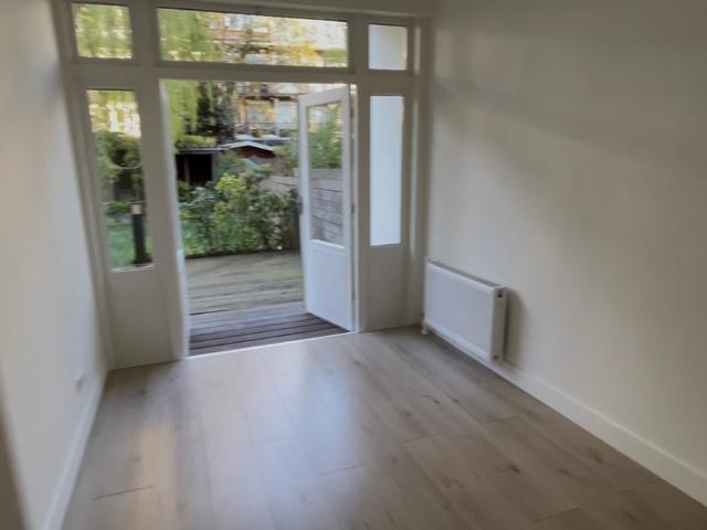 Room with garden [female apartment]