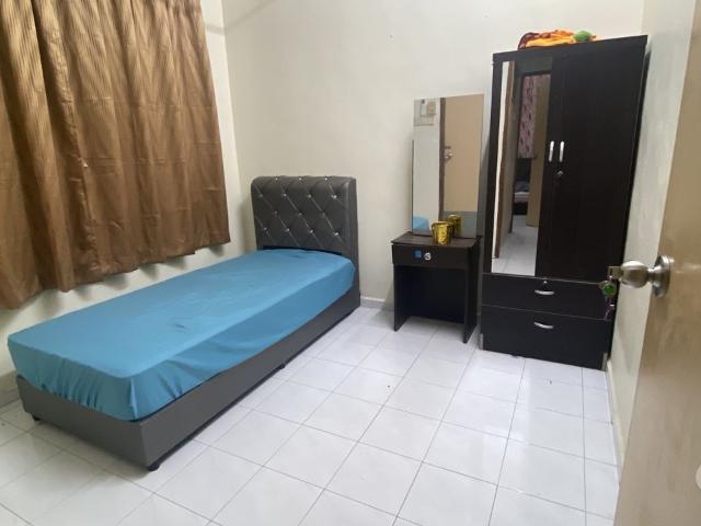 Room with shared bathroom in Tangkak Johor