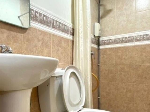 Room WIth Private Toilet @ Bukit Jelutong, Kampung Melayu Subang