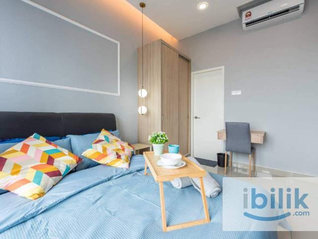 Room with Private Bathroom @ Lavile | Near MRT + Velocity