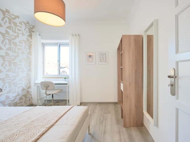 Room 1 206. Mouzinho Albuquerque 2 1D