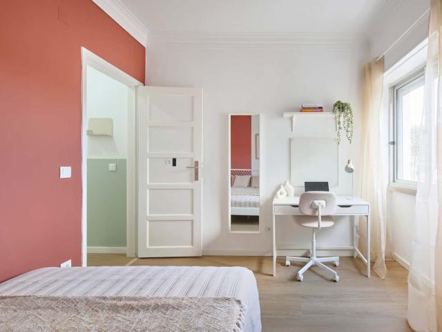 Room 1 208. Mouzinho Albuquerque 2 1E