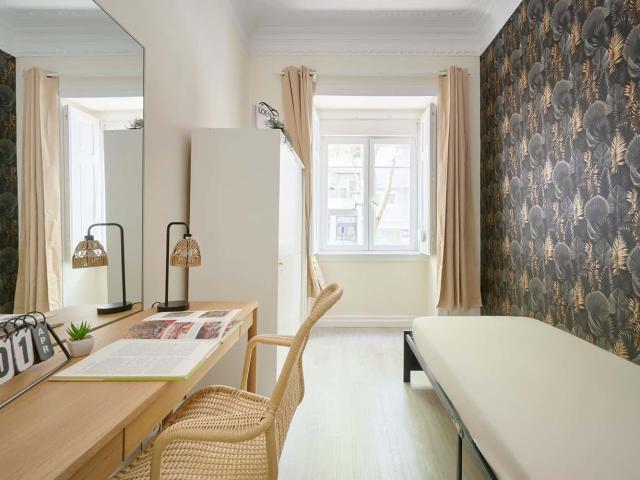 Room 1 79. R.Sampaio Pina 9 RCE