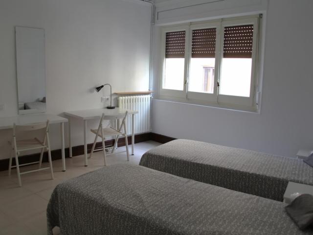 ROOM 1 Great double bed near Universidad Internacional Menéndez Pelayo