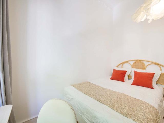 Room 2 39. Sampaio Pina 7 1D