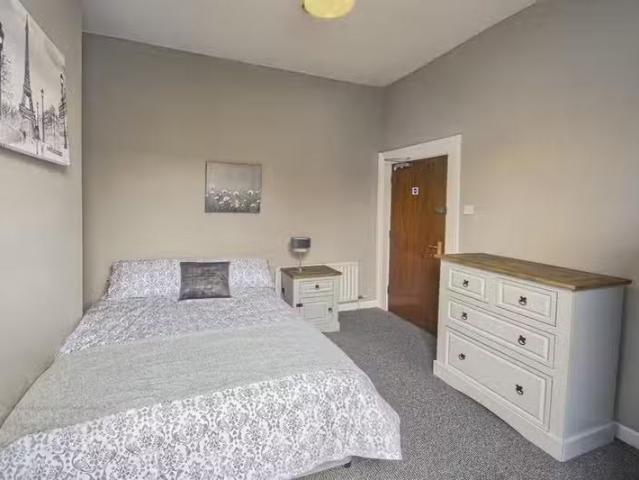 Room 3, 157 University Street