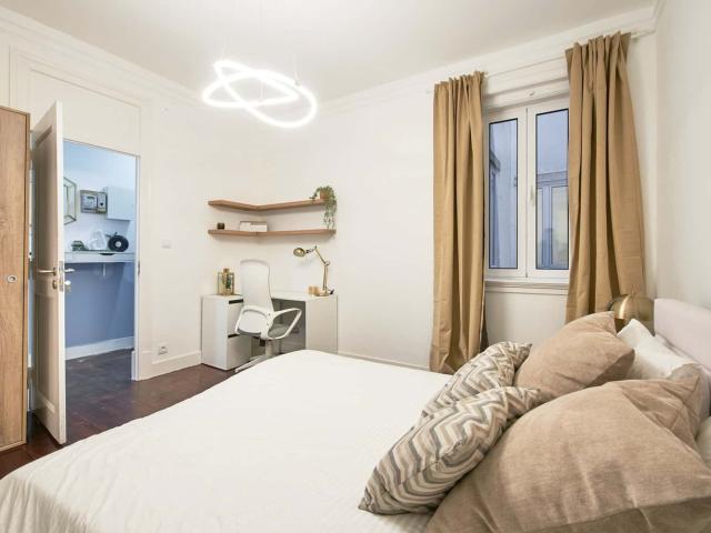 Room 4 88. R.Gomes Freire 191 3