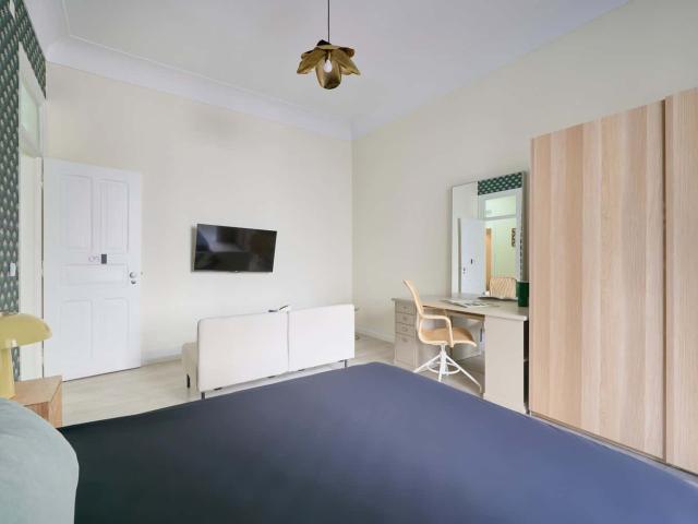 Room 5 79. R.Sampaio Pina 9 RCE
