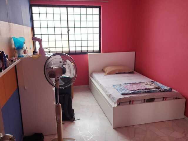 room 5 min walk to Choa Chu Kang MRT