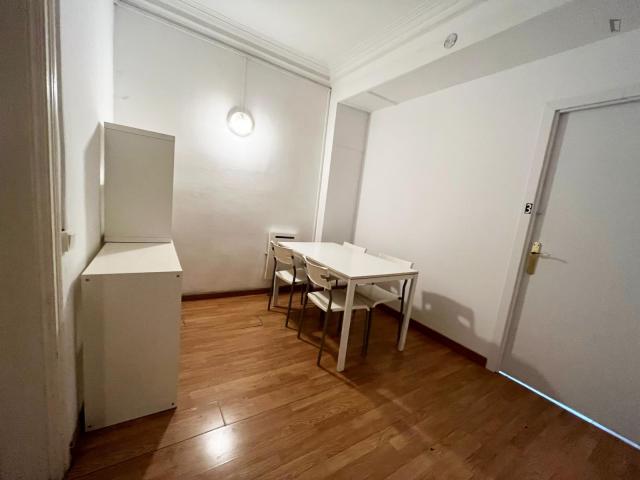 ROOM 6 Snug single bedroom near the IED Barcelona