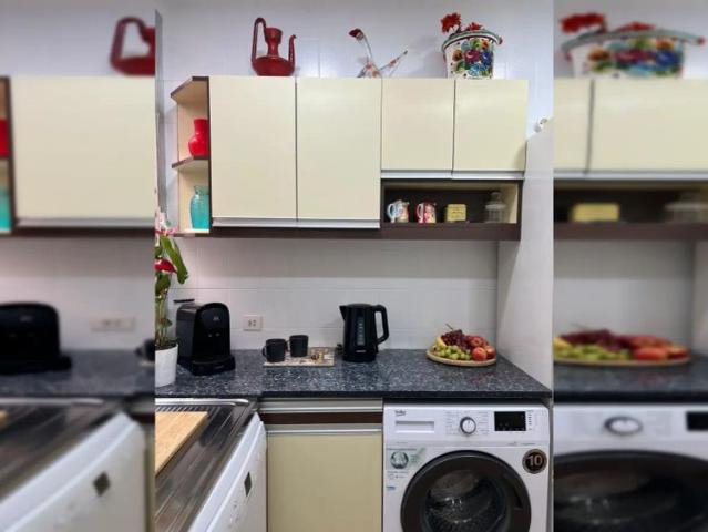Rooms to rent in 5 bedroom apartment in Ciutat Vella