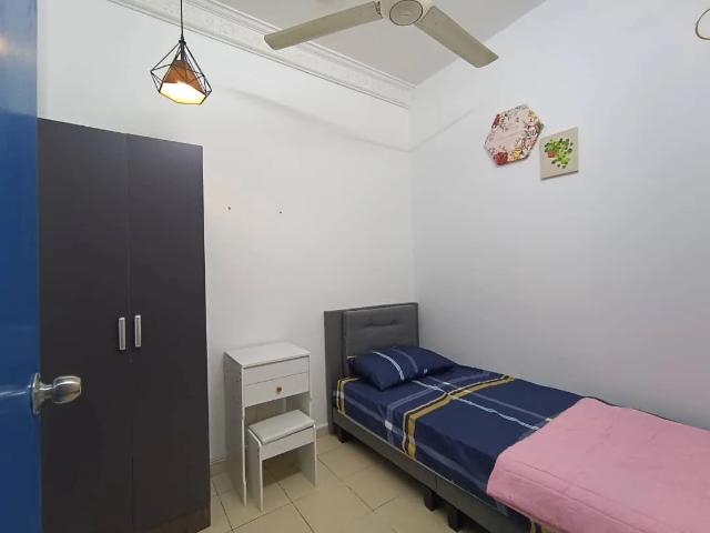 Rooms AVAILABLE for rent at Mentari Court Apartment