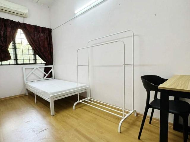 ROOMS FOR RENT @ BANDAR UTAMA!