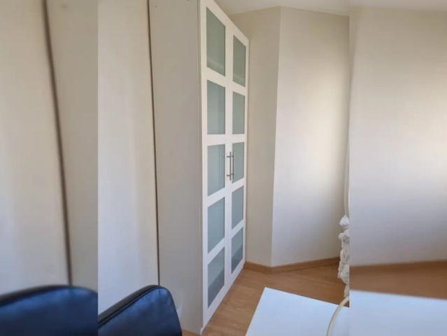 Rooms for rent in 4 bedroom apartment in Old Town, Zaragoza