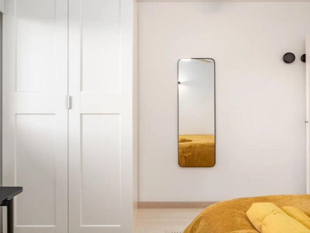 Rooms for rent in 4 bedroom apartment in Barcelona
