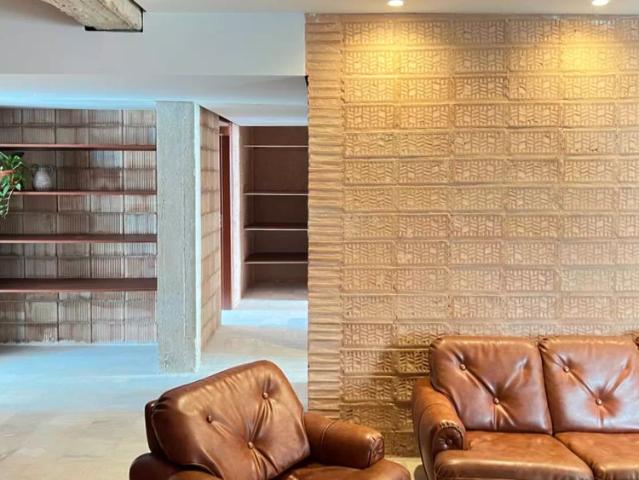 Rooms for rent in 4 bedroom apartment in Beiro