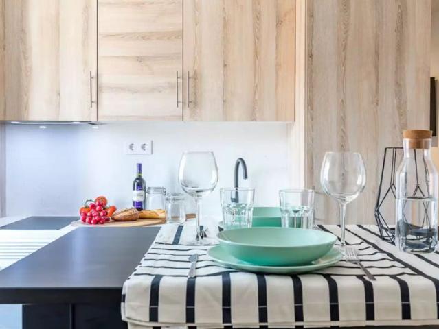 Rooms for rent in 4 bedroom apartment in Berruguete