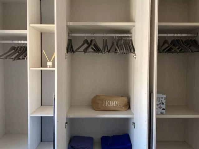 Rooms for rent in 4 bedroom apartment in Centro