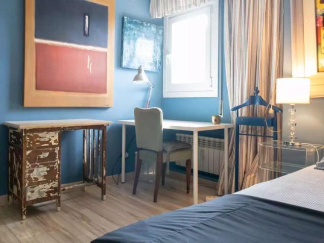 Rooms for rent in 4 bedroom apartment in Chamartín